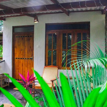 Manju Homestay Сигирия Экстерьер фото
