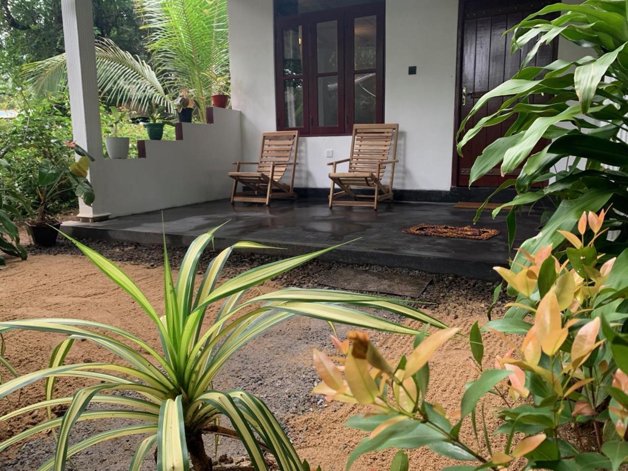 Manju Homestay Сигирия Экстерьер фото