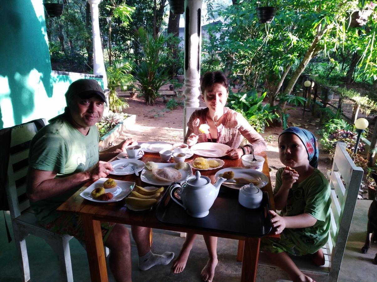Manju Homestay Сигирия Экстерьер фото