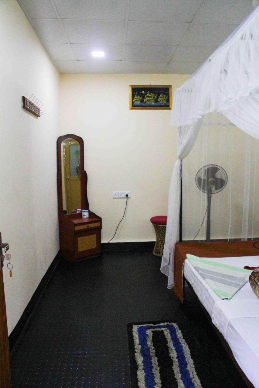 Manju Homestay Сигирия Экстерьер фото