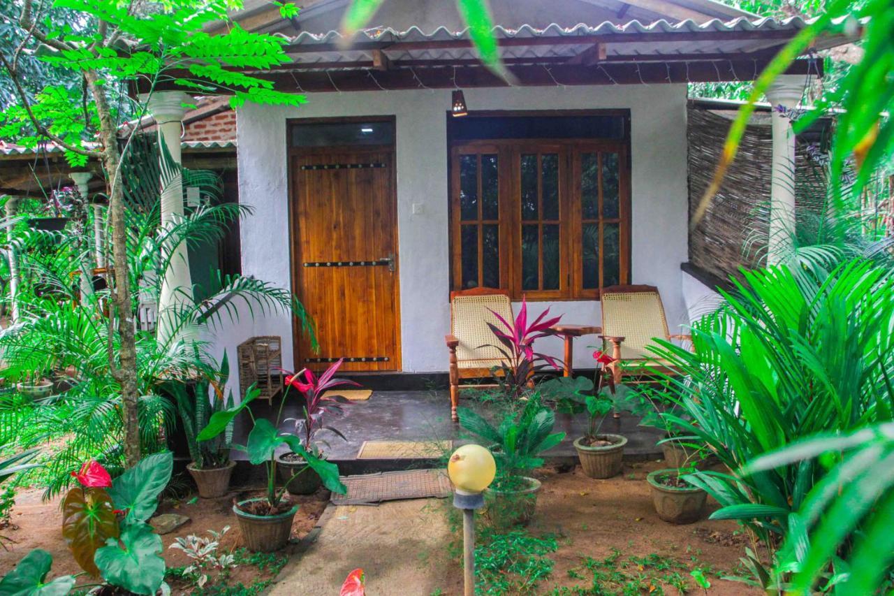 Manju Homestay Сигирия Экстерьер фото
