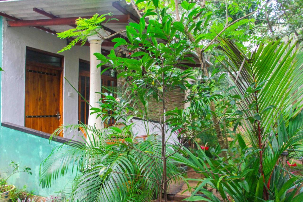 Manju Homestay Сигирия Экстерьер фото