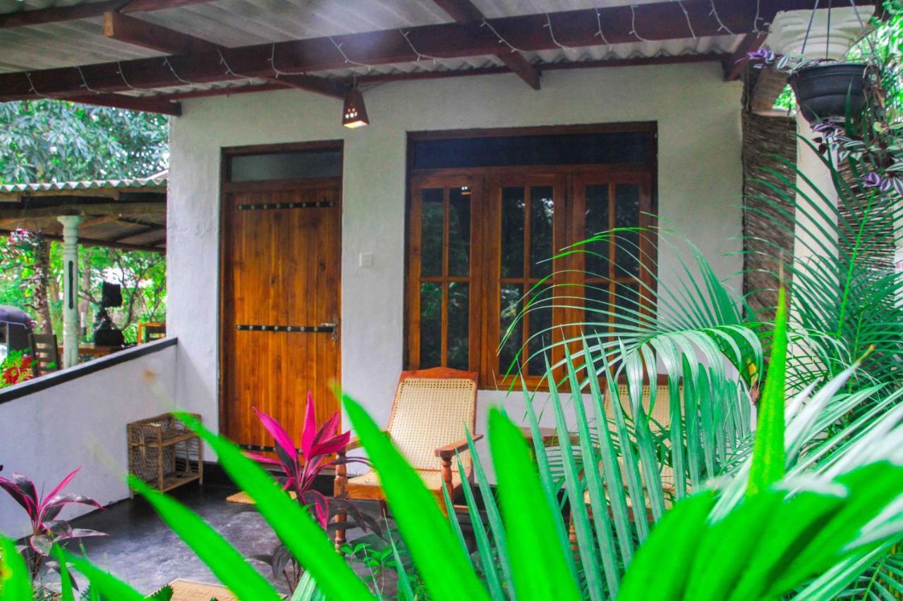Manju Homestay Сигирия Экстерьер фото